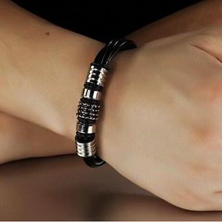 Men's Fashion Leather Bracelet..
